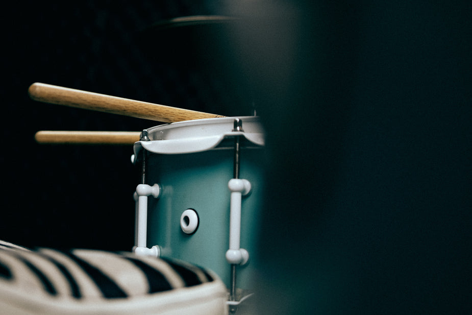 drumsticks-sitting-on-snare.jpg